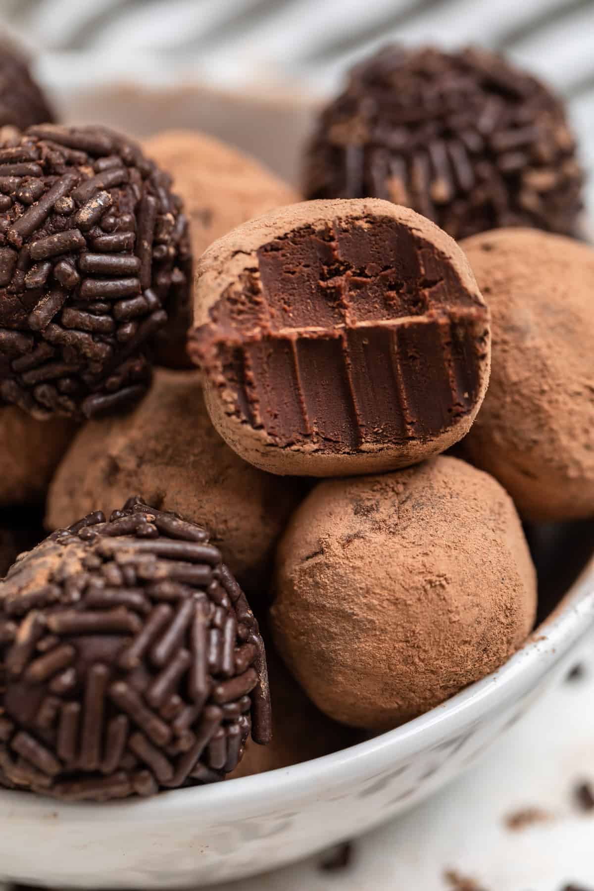 5 Ingredient Amaretto Truffles @ Lemons & Zest
