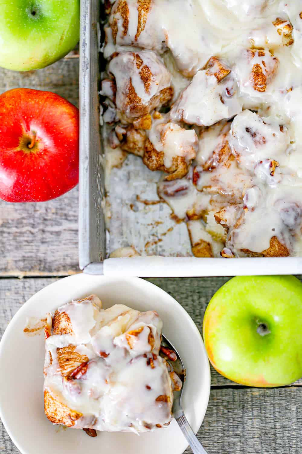 quick and easy Easy Apple Cinnamon Biscuit Bake