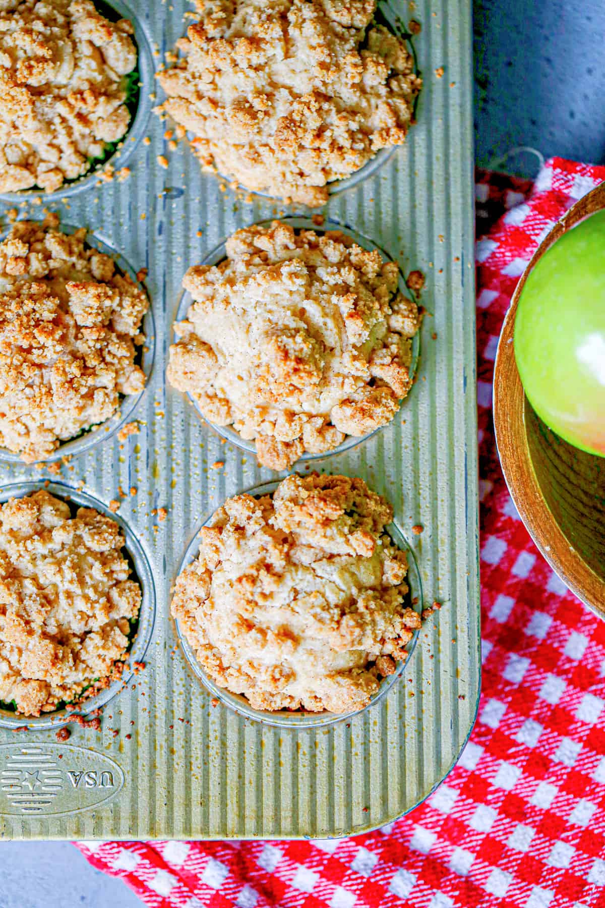 Apple Crumble Muffins
