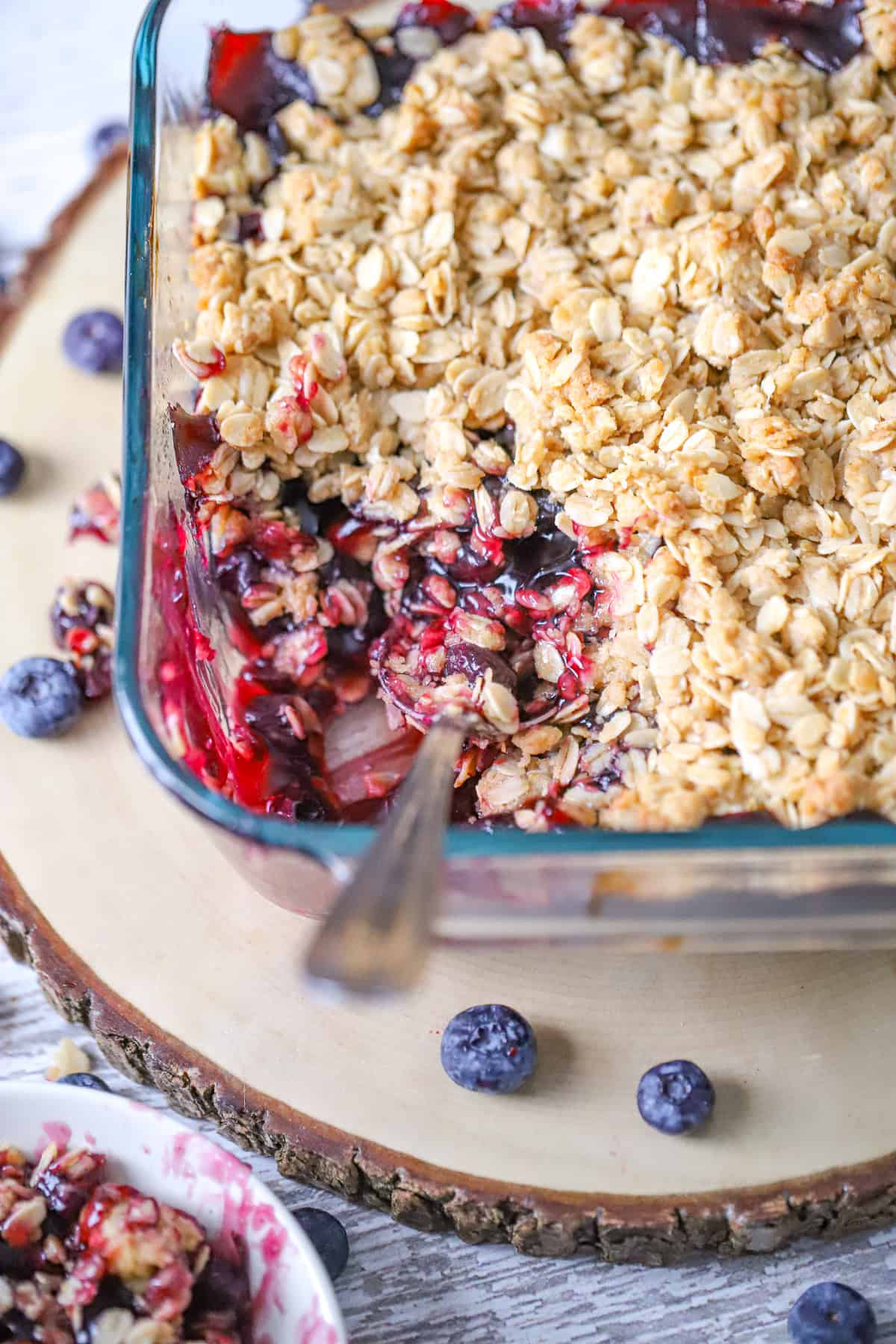 quick and homemade Easy Blueberry Crisp dessert recipe 
