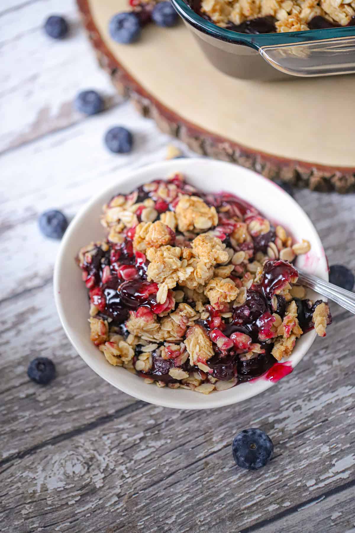 quick and homemade Easy Blueberry Crisp dessert recipe 