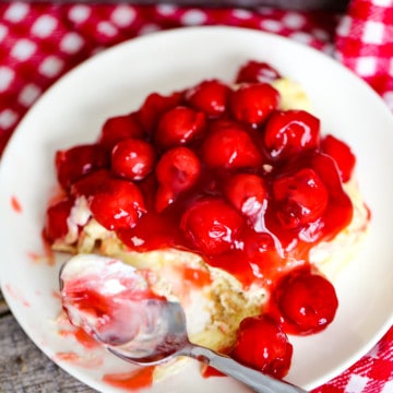 Easy No Bake Cherry Cheesecake Dessert