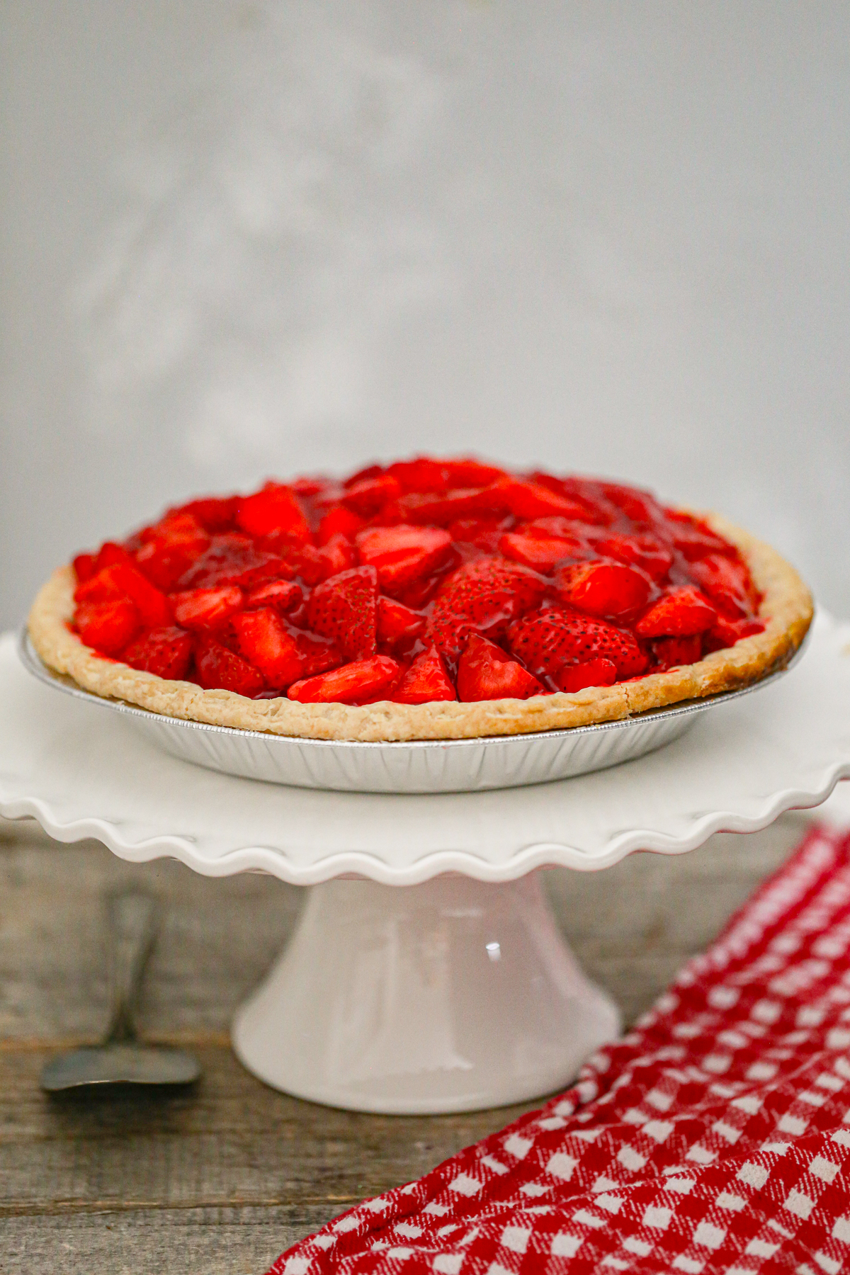 Classic Copycat Shoney&rsquo;s Strawberry Pie