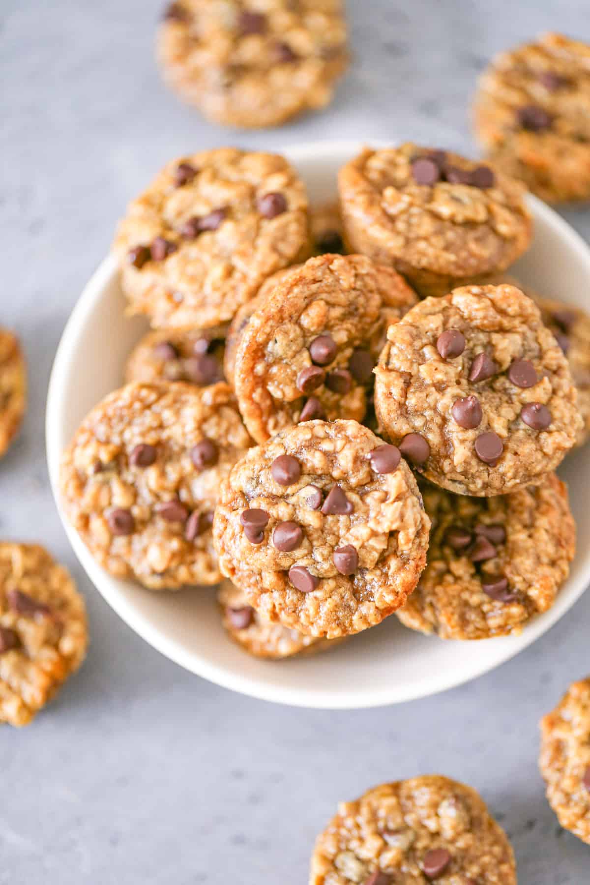 Skinny Peanut Butter Banana Chocolate Muffins