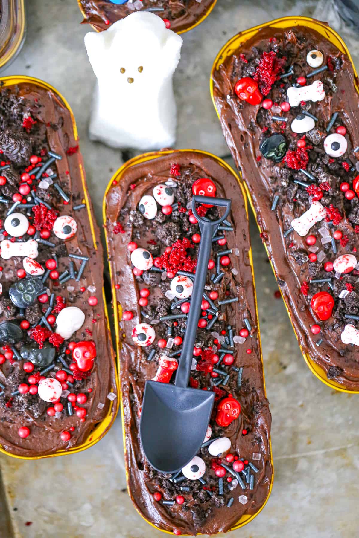 Graveyard Mini Dirt Cakes