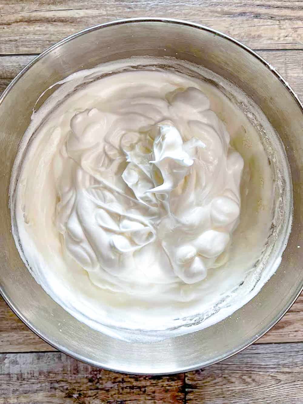 FLUFFY 7 MINUTE FROSTING