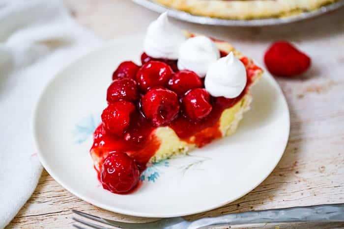 How to Make Fresh Raspberry Pie with Vanilla Pudding