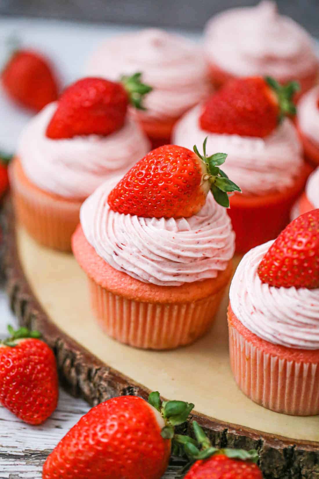 strawberry cheesecake cupcakes with cake mix