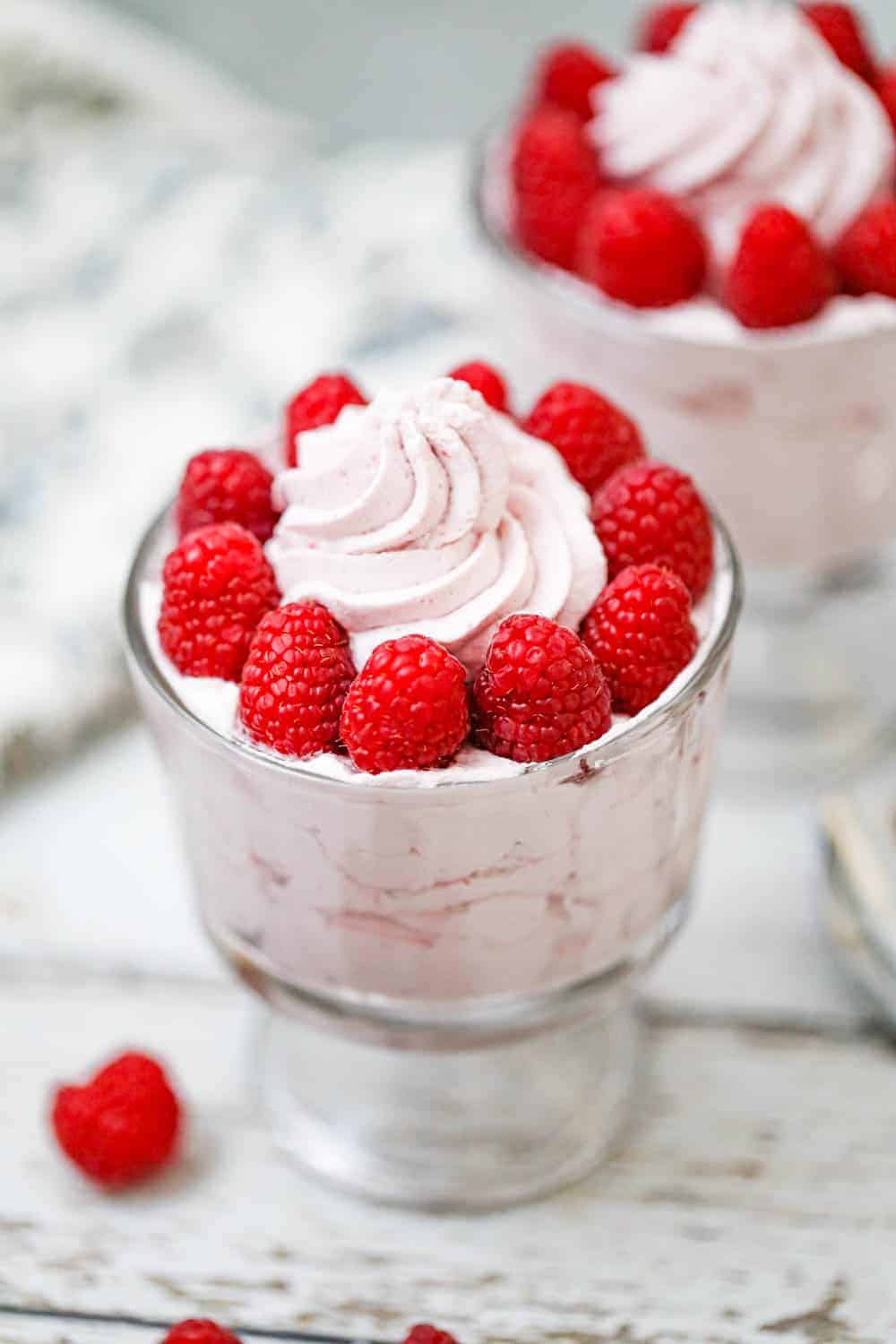 Fluffy Raspberry Mousse &ndash; 3 Ingredients of Heaven!