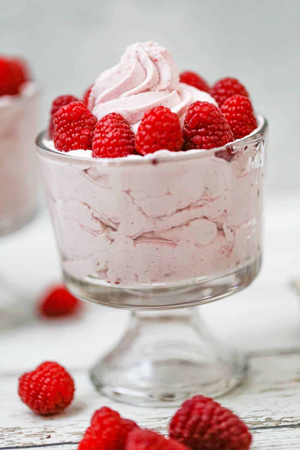 Fluffy Raspberry Mousse &ndash; 3 Ingredients of Heaven!