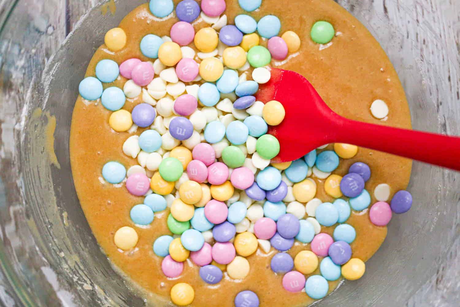 Easter M&M Chocolate Chip Blondies easter blondie recipe