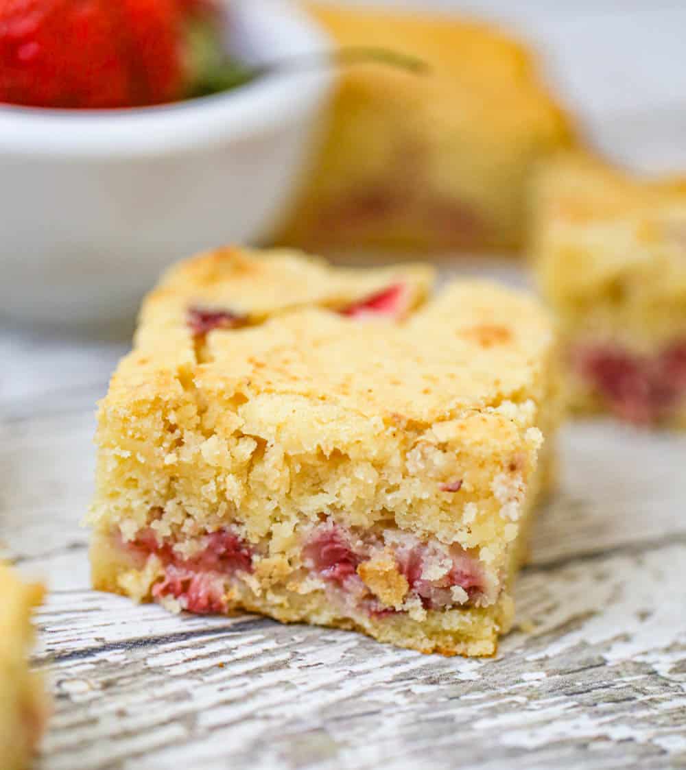 Fresh Strawberry Yogurt Cake - Sugar-Free Option