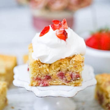 Fresh Strawberry Yogurt Cake - Sugar-Free Option