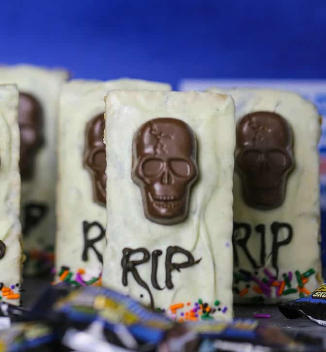 Butterfinger® Peanut Butter Cup Skulls Tombstone Treats