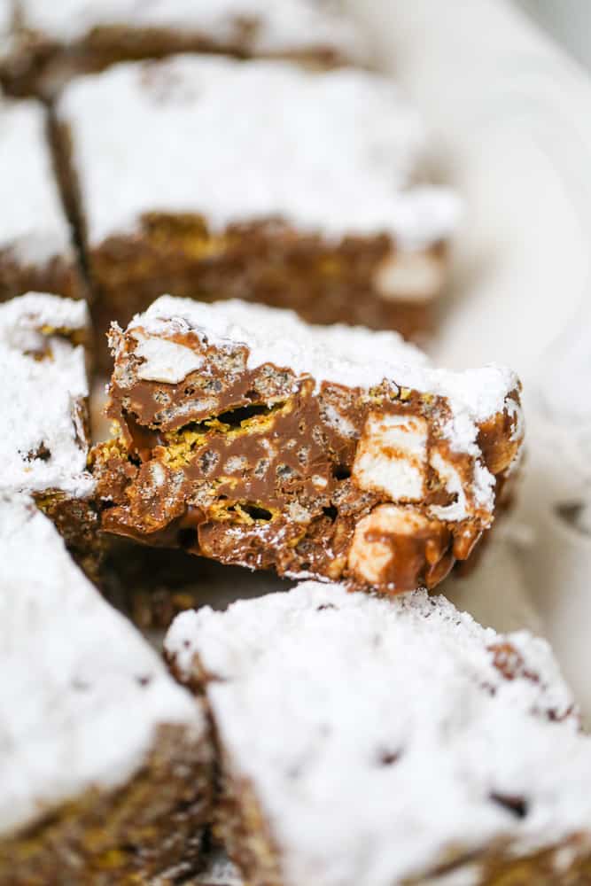 how to make no bake easy scotcheroo puppy chow bars recipe