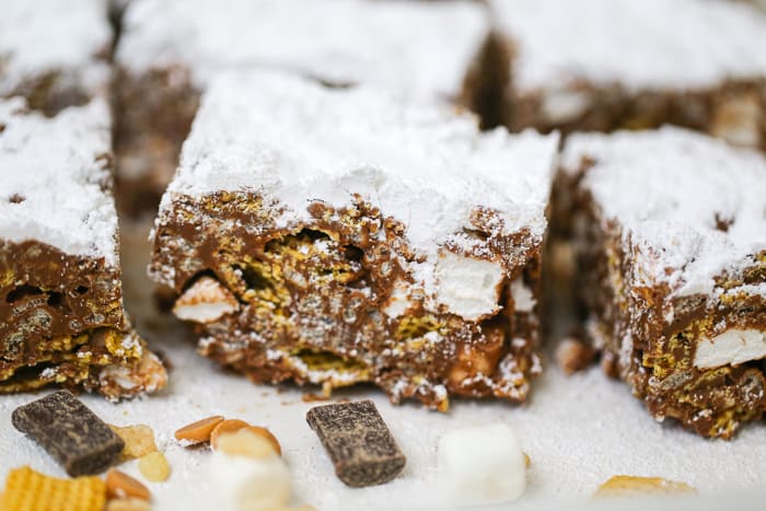how to make no bake easy scotcheroo puppy chow bars recipe
