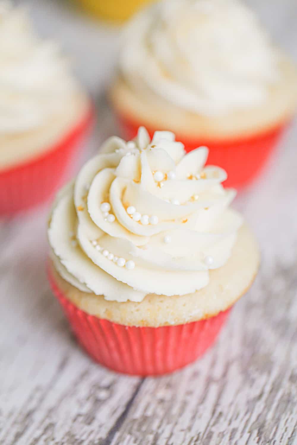 White Chocolate Buttercream Cupcakes