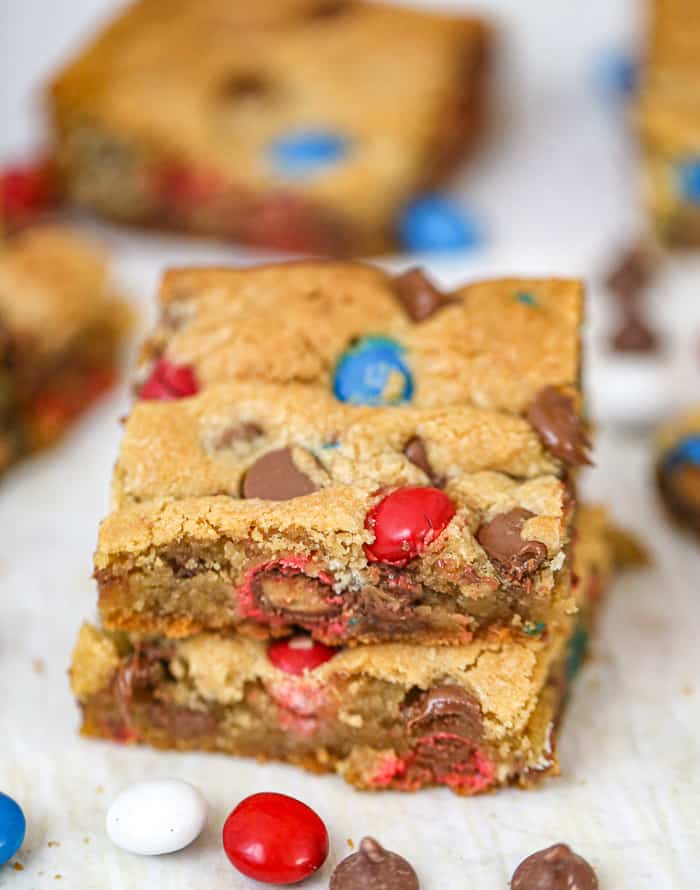 Patriotic M&M Party Cookie Bars - red white and blue desserts