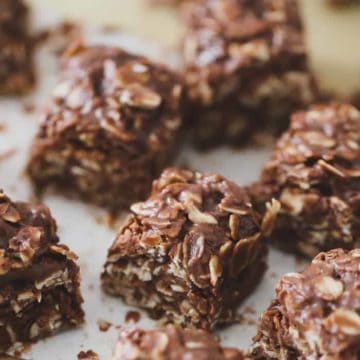 Yummy Chocolate Granola Oat Bar Bites - Healthy & No Bake too!