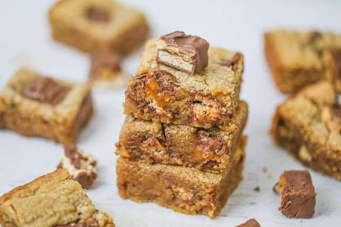 gooey caramel and nutty bars