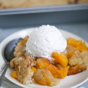 Easy Peach Cake Cobbler