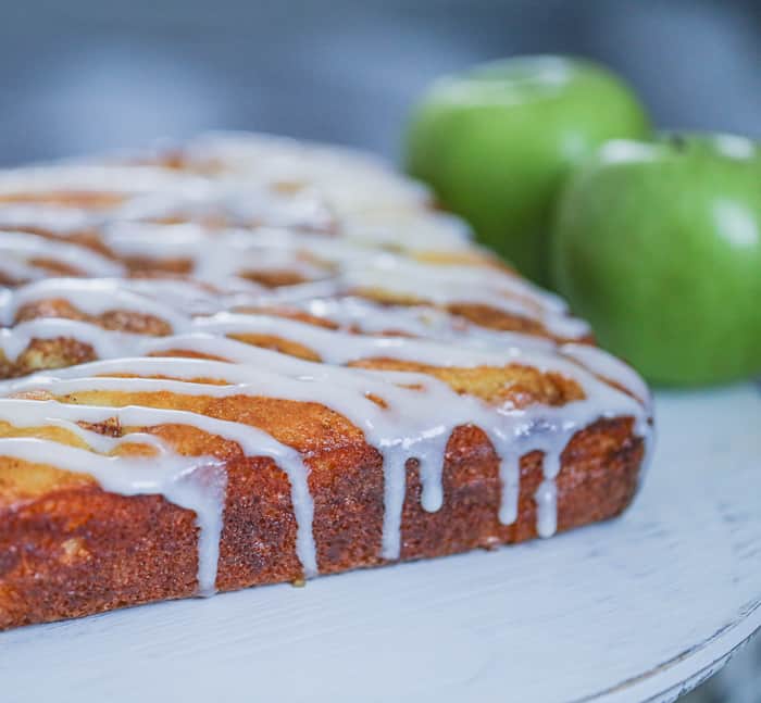 Apple Cinnamon Roll Coffee Cake