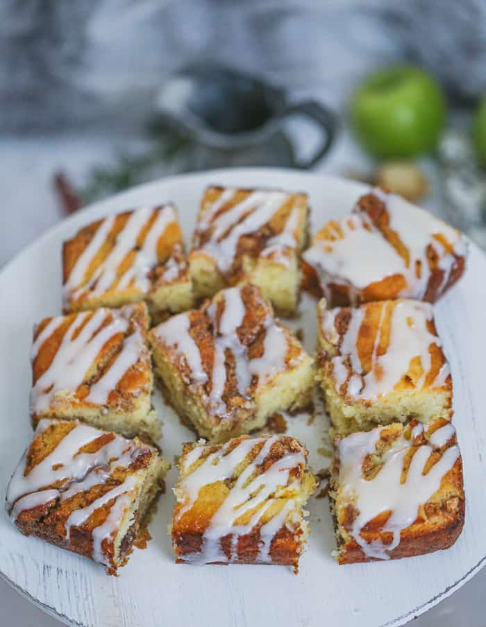 Apple Cinnamon Roll Coffee Cake