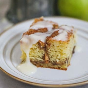 Apple Cinnamon Roll Coffee Cake