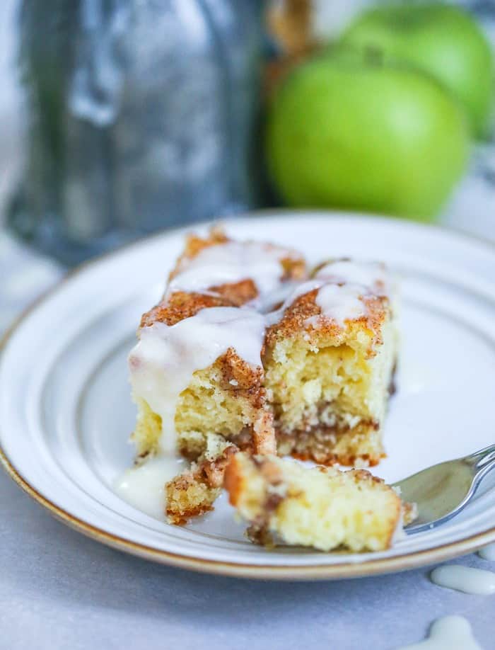 Apple Cinnamon Roll Coffee Cake