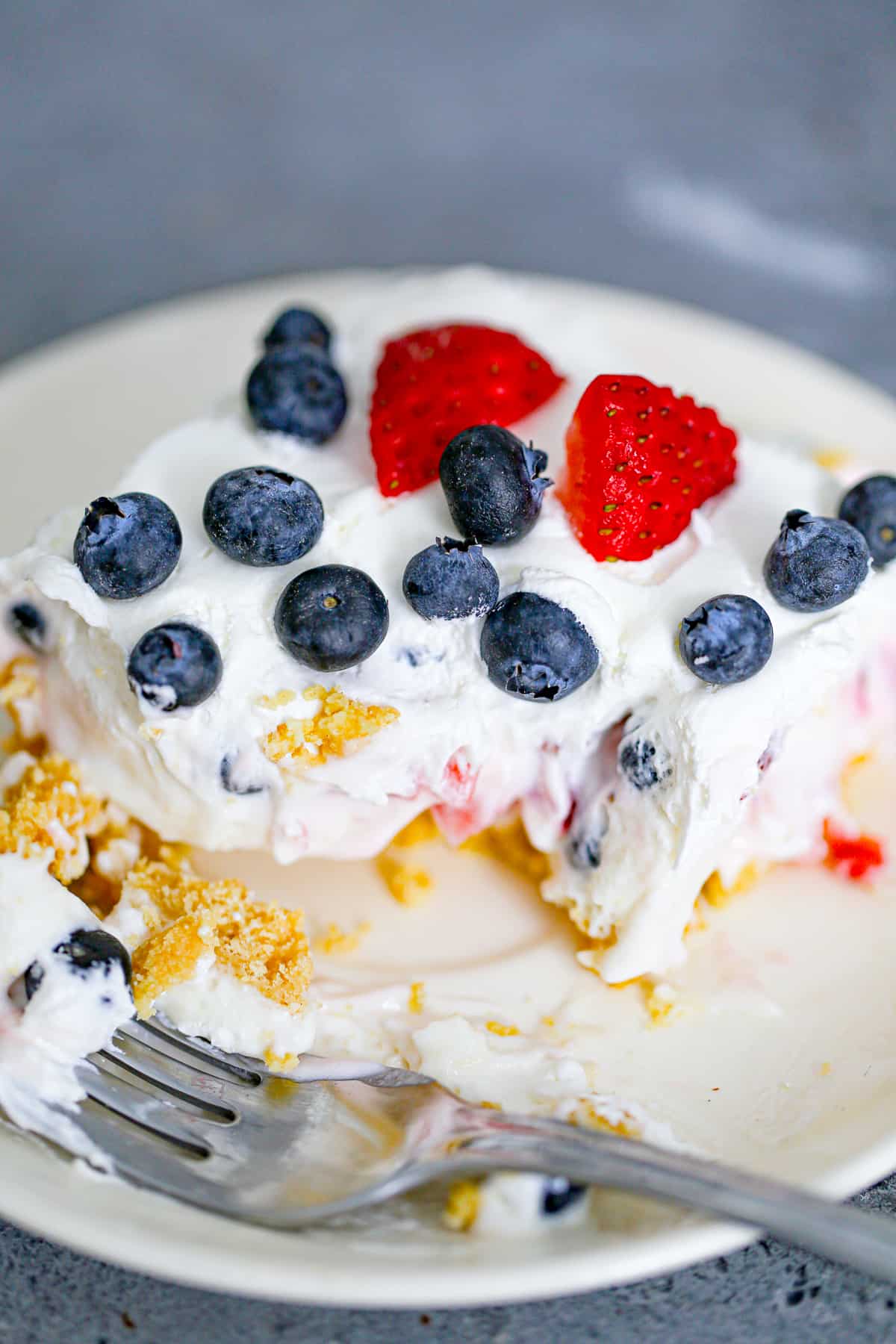 Easy No-Bake Berry Cheesecake Delight Dessert