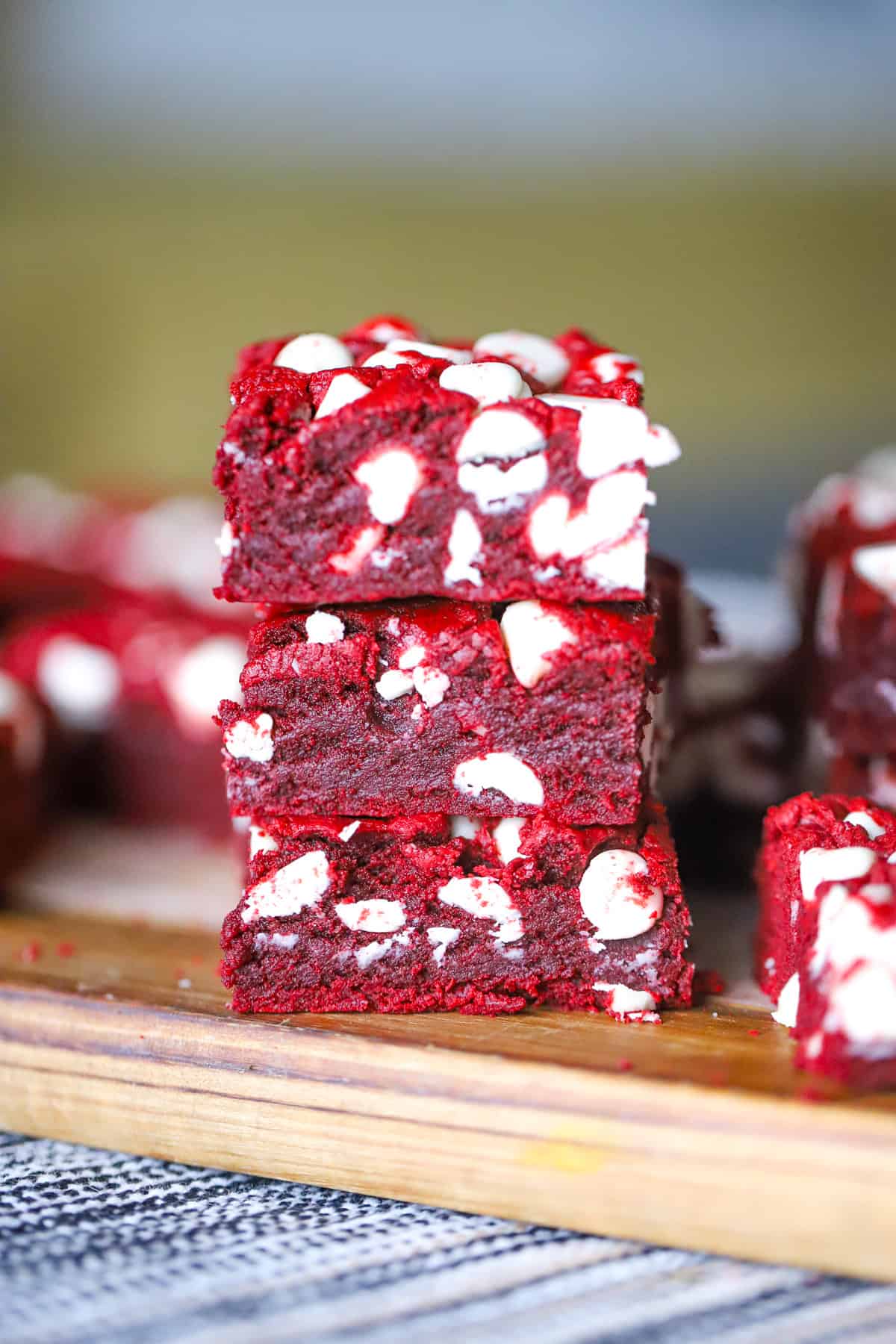 Easy Red Velvet White Chocolate Chip Brownies - 5 Ingredients