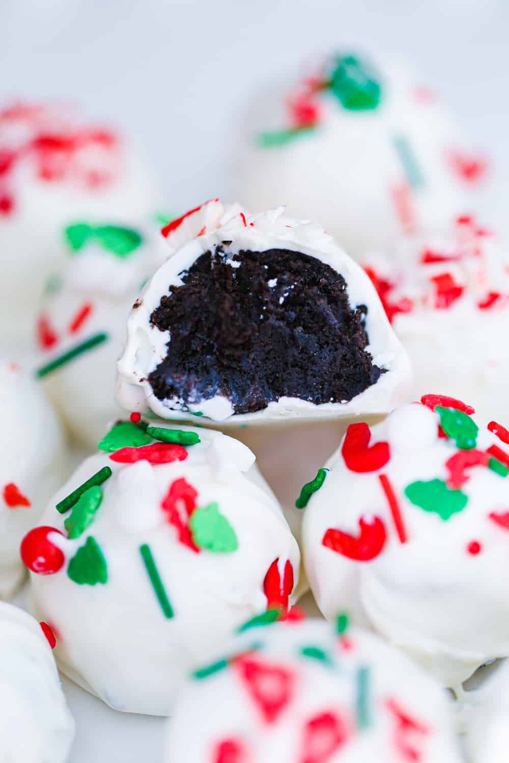 Christmas Peppermint Oreo Truffles