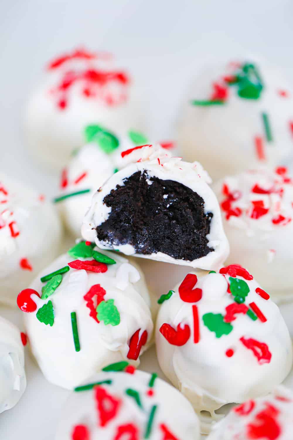 Christmas Peppermint Oreo Truffles
