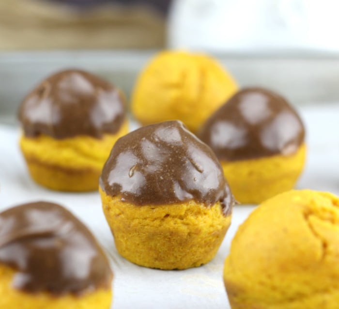 Easy 2 Ingredient Mini Pumpkin Donut Muffins