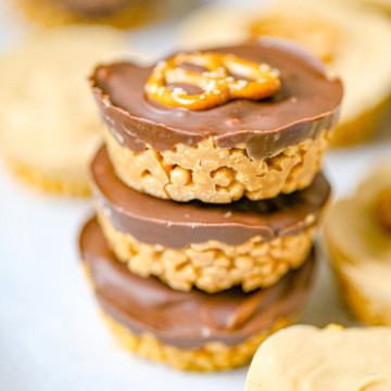 Healthy Peanut Butter Cup Quinoa Crispy Treats&nbsp;