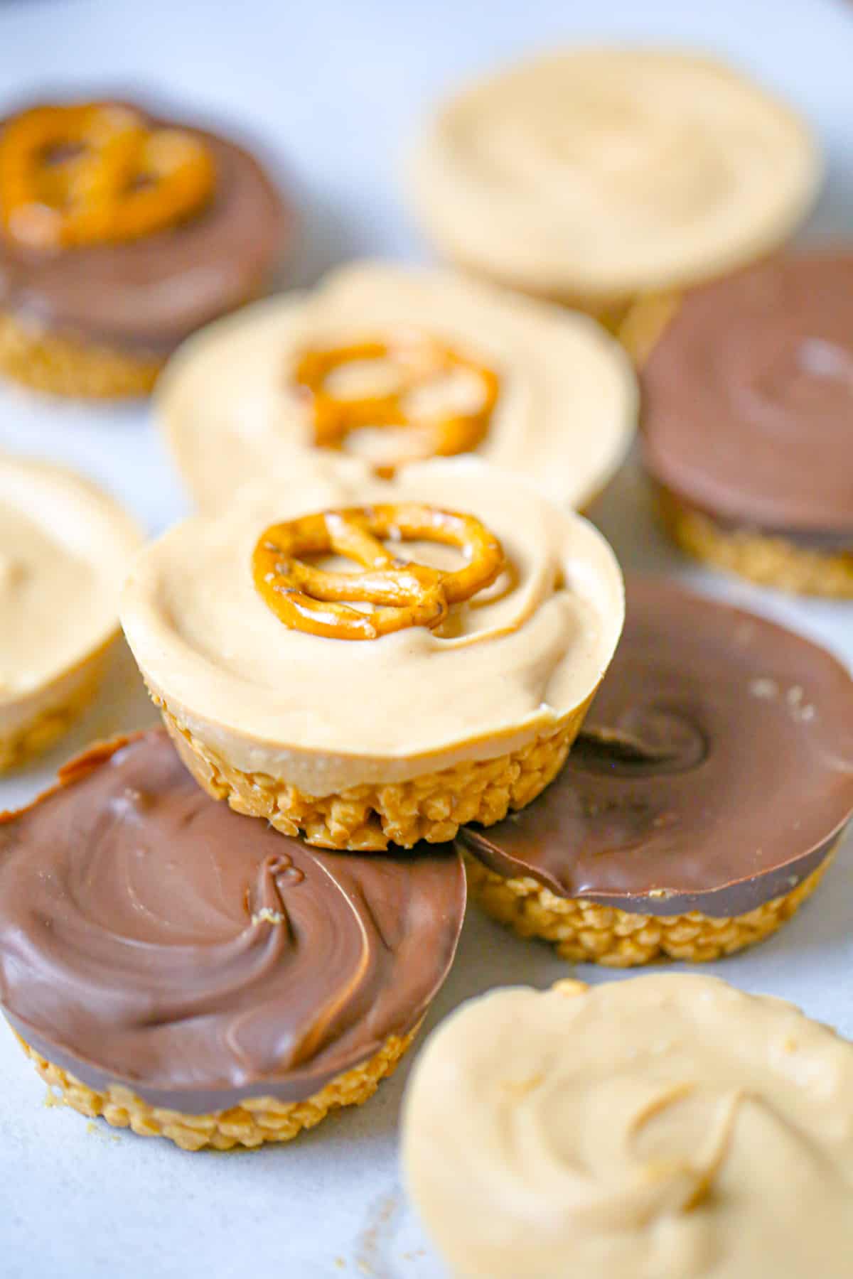 Healthy Peanut Butter Cup Quinoa Crispy Treats 