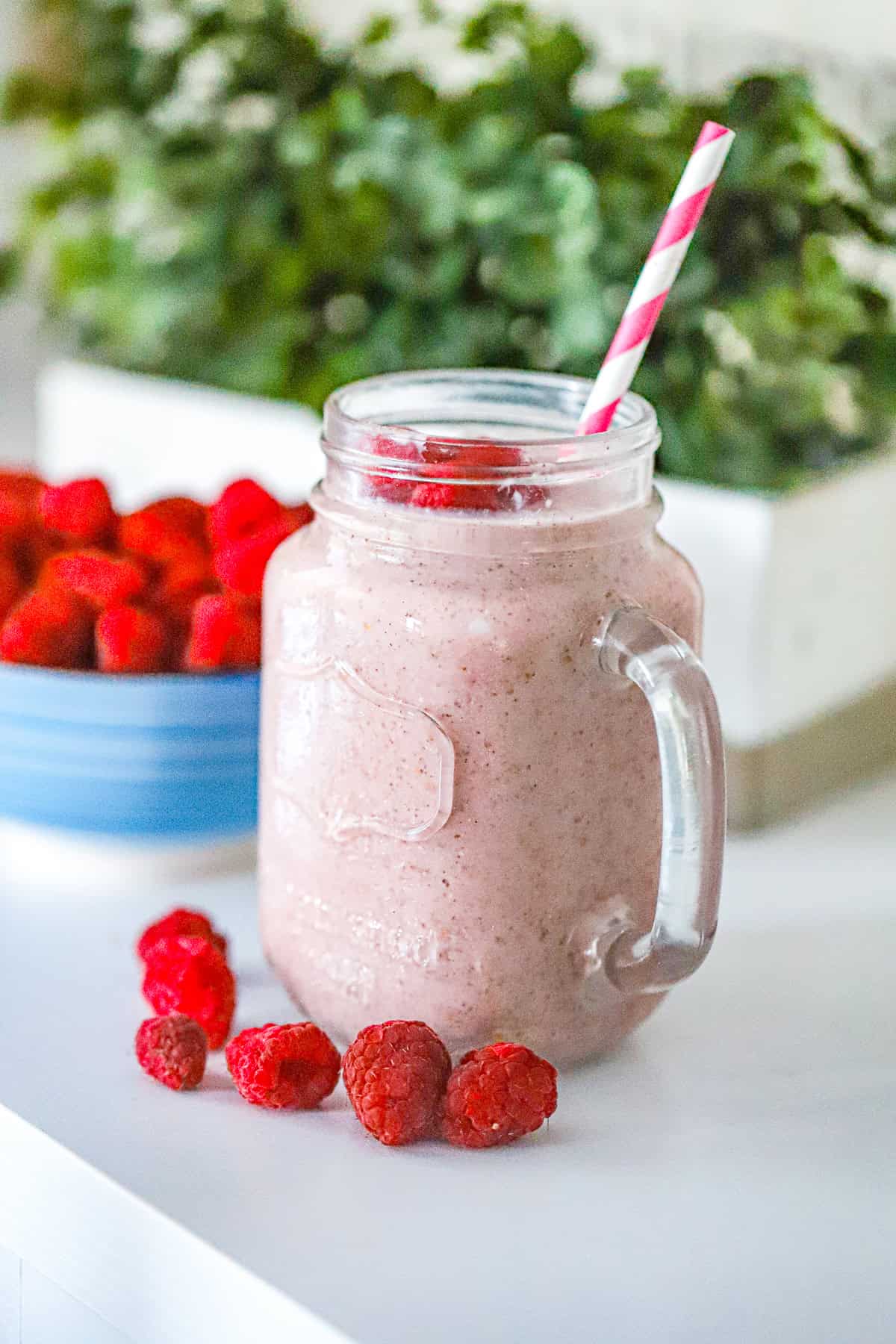 Raspberry chia protein smoothie