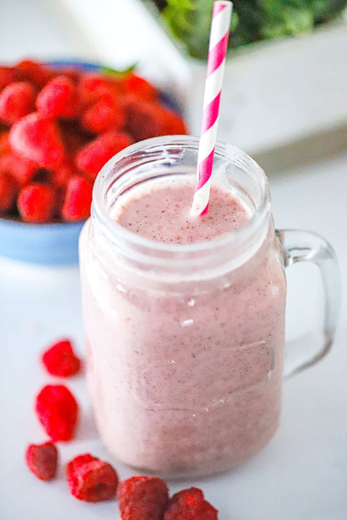 Raspberry chia protein smoothie