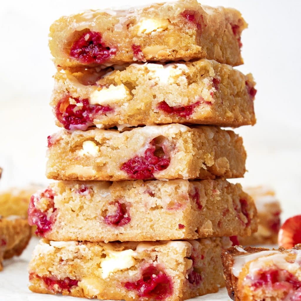 Raspberry and White Chocolate Blondies @ Chenee Today