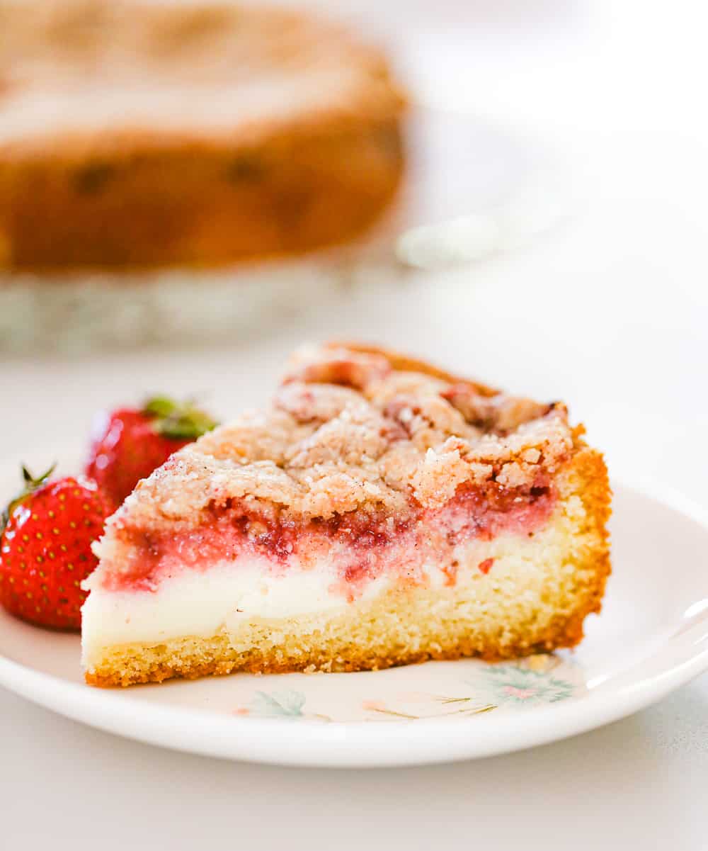 cream cheese coffee cake with strawberries