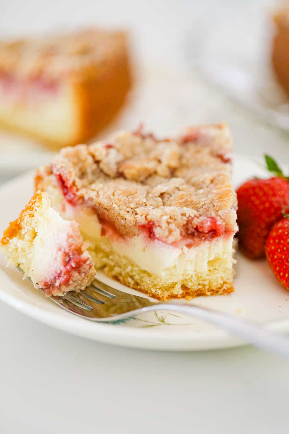 strawberry coffee cake with cream cheese