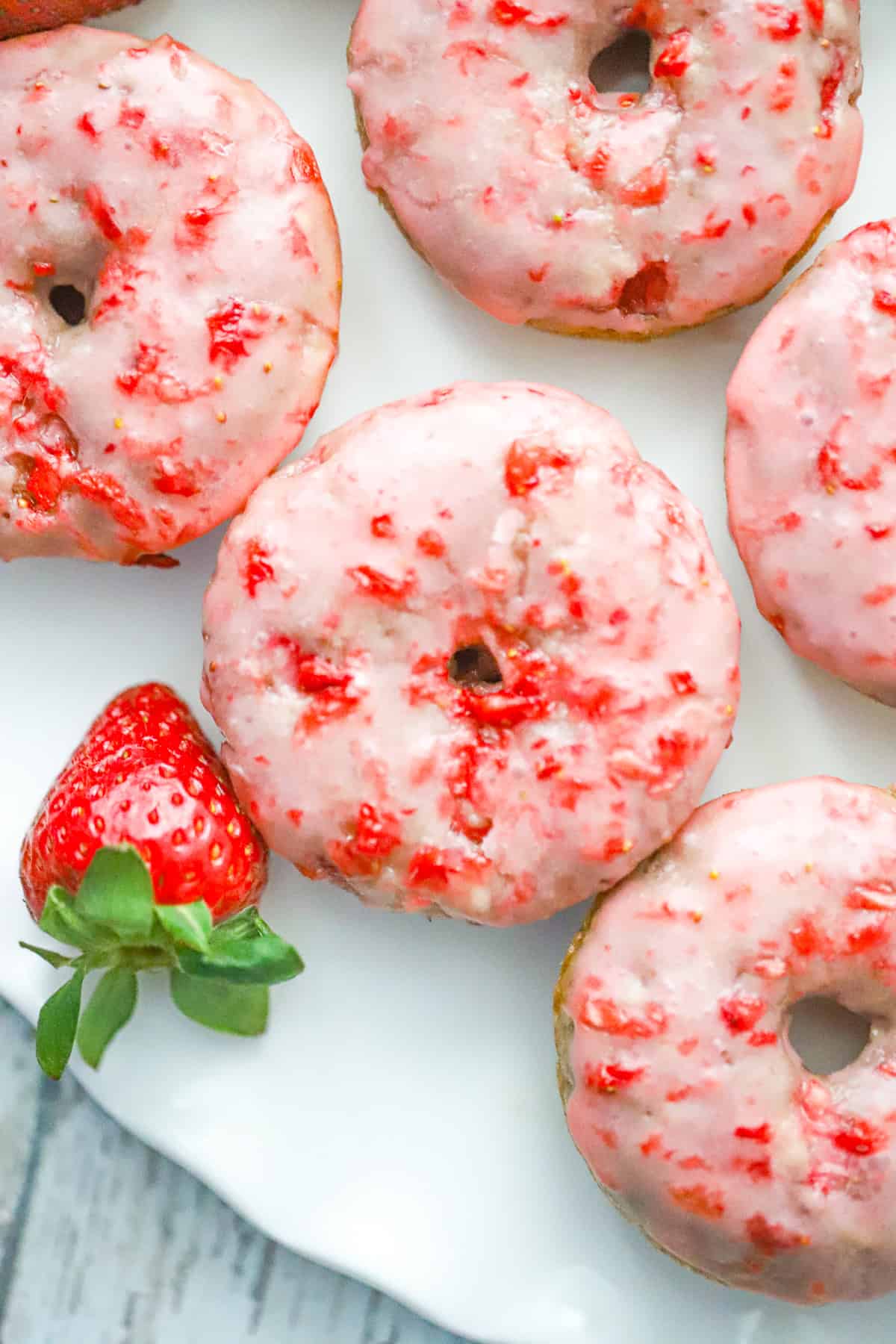 Baked Strawberry Cake Donuts