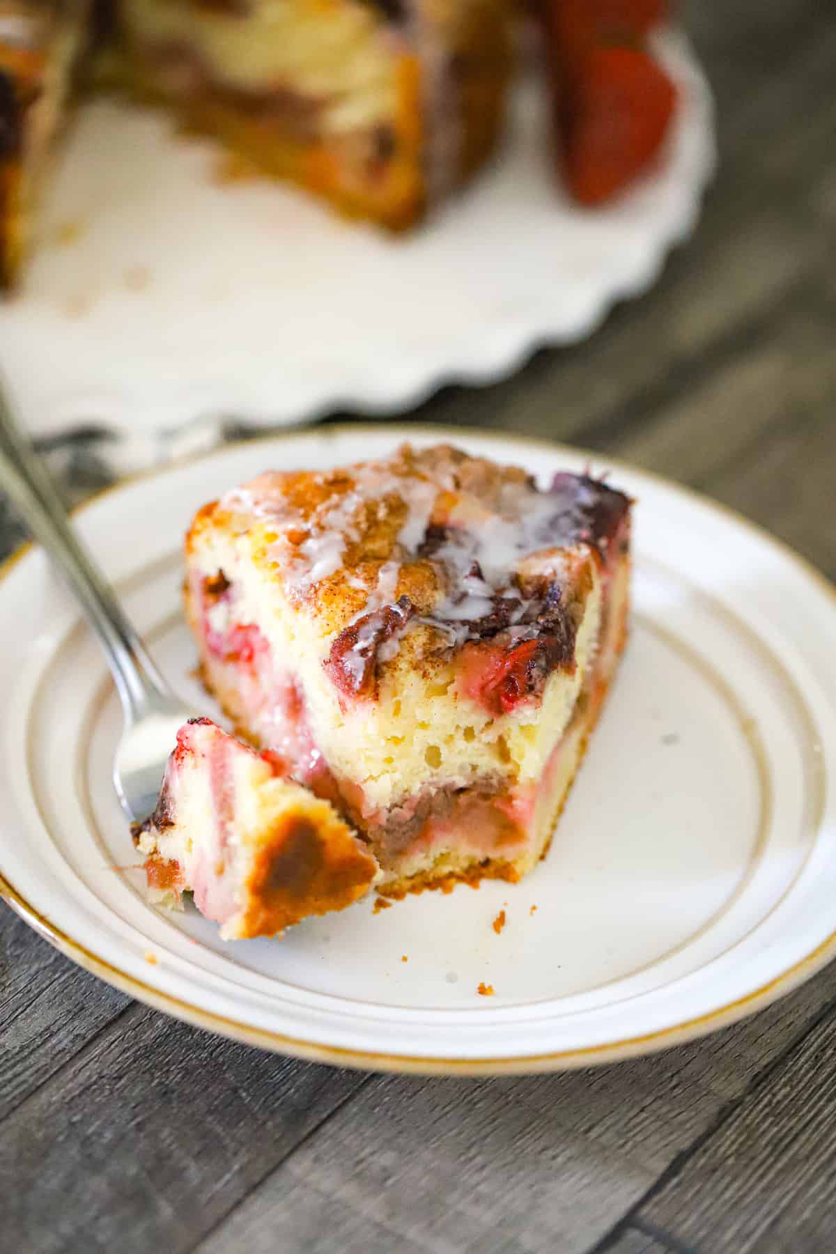 strawberry rhubarb coffee cake