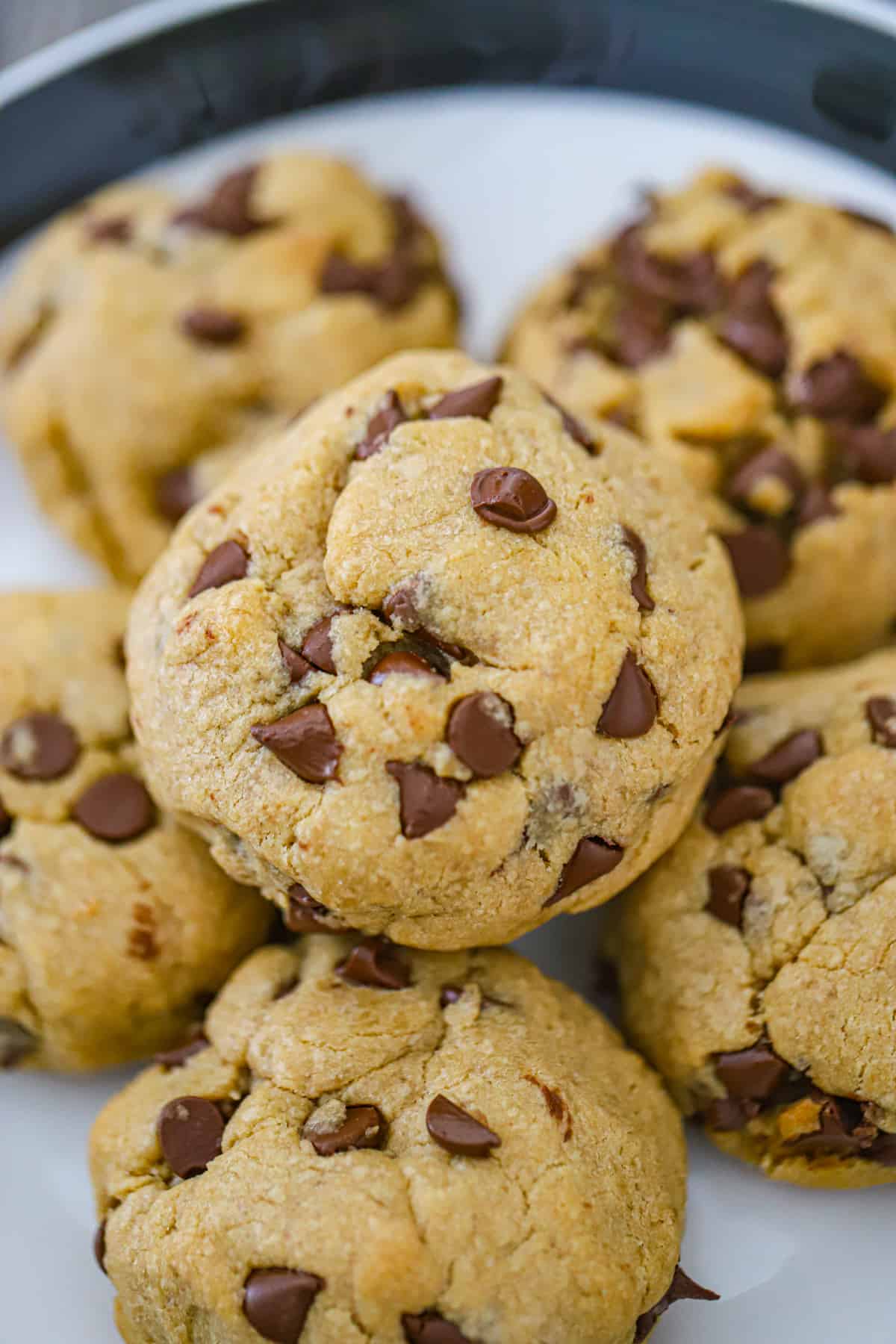 Thick Old-Fashioned Chocolate Chip Cookies