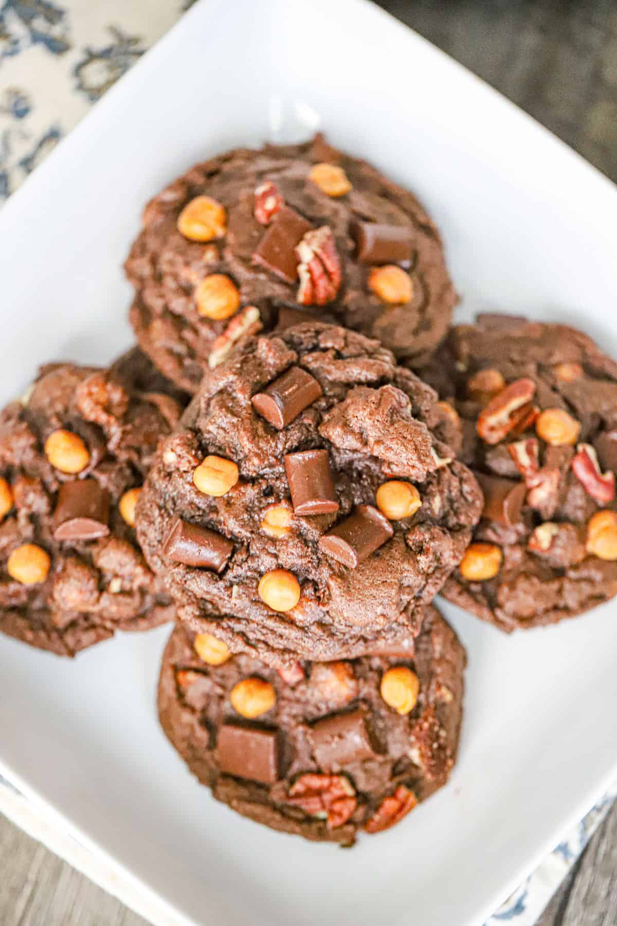 Delish Fudgy Chocolate Turtle Cookies