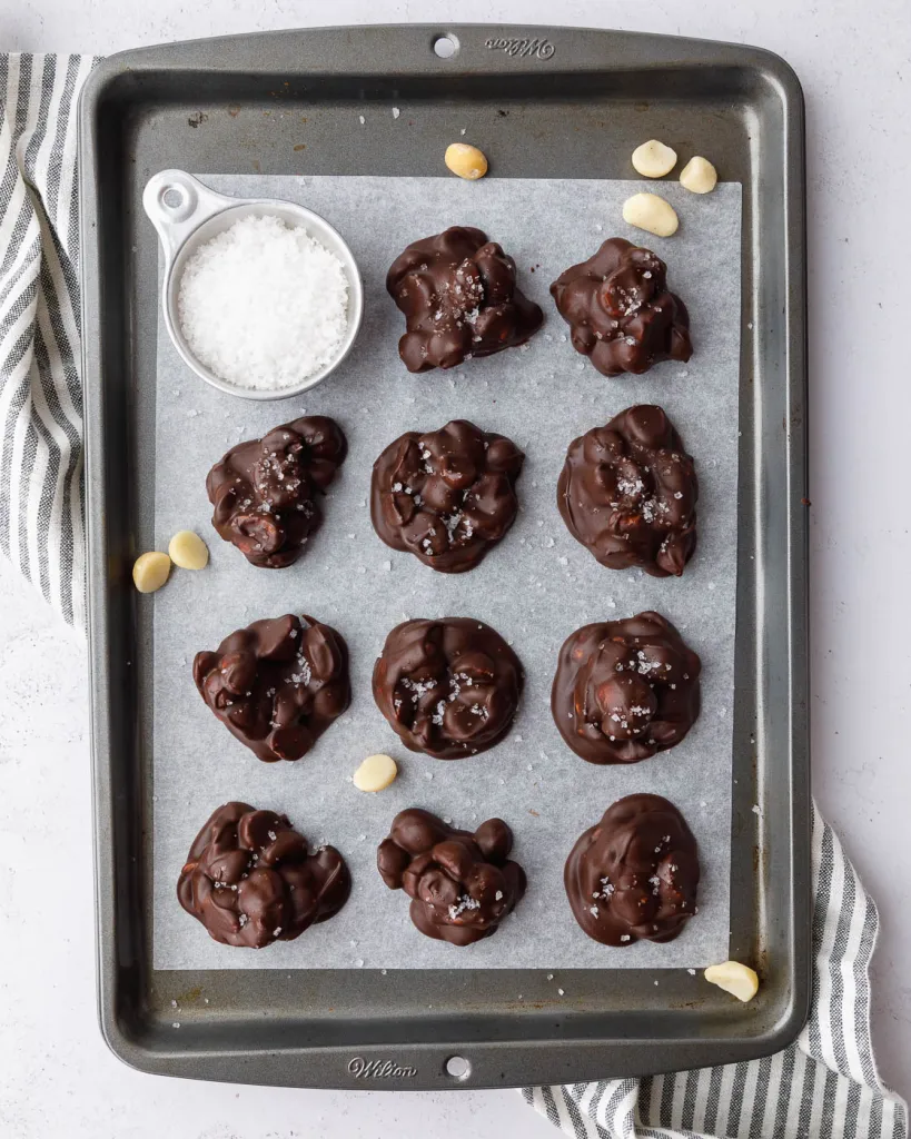 hazelnuts chocolate clusters