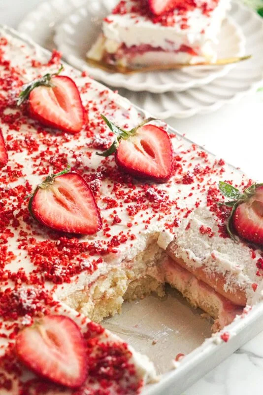 STRAWBERRY TIRAMISU